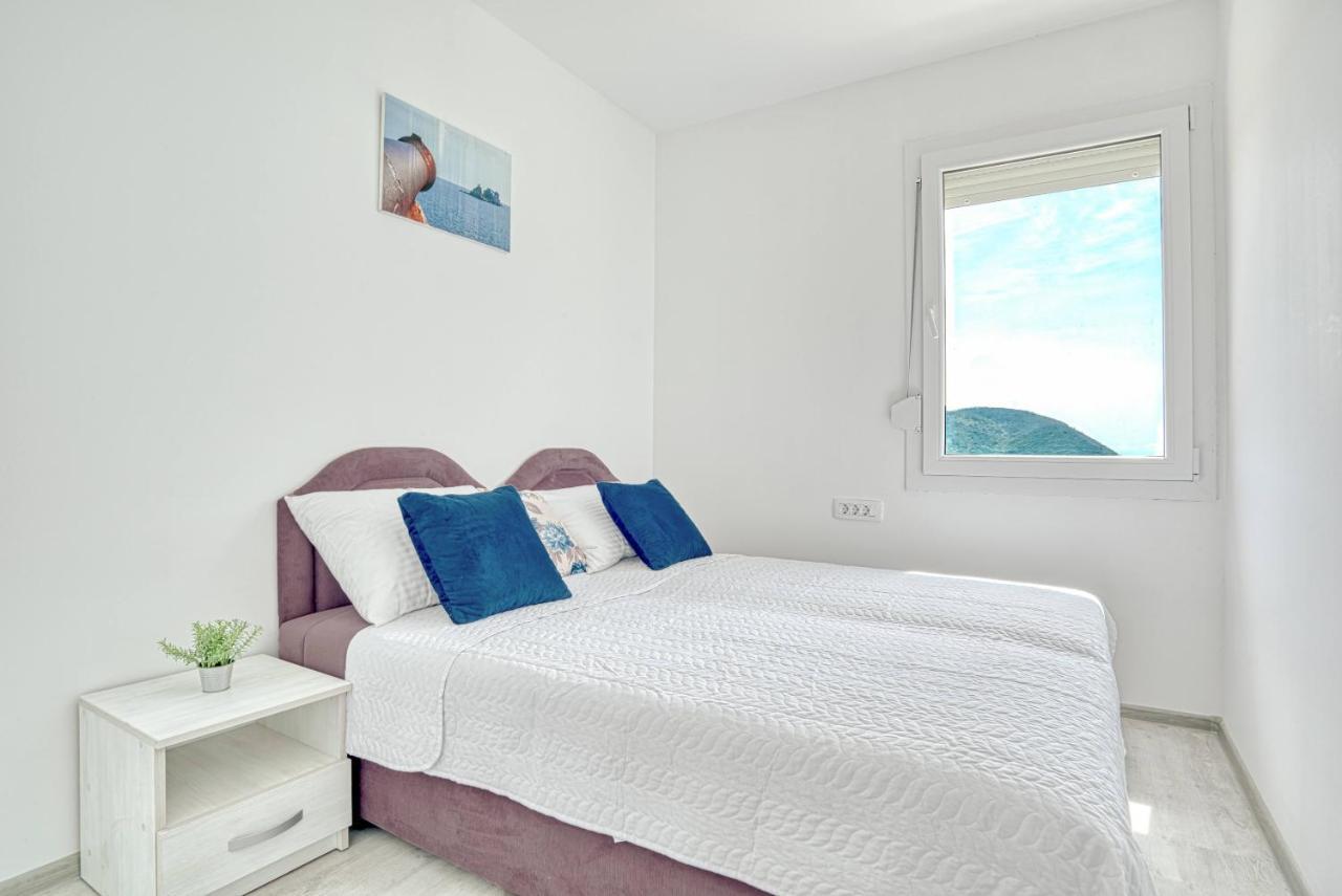 Two Bedroom House With Sea View Maj Buljarica Εξωτερικό φωτογραφία